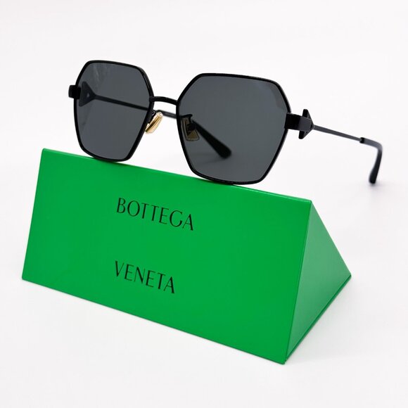 NEW BOTTEGA VENETA BV1224S 001 WOMEN BLACK/GREY SUNGLASSES BOTTEGA VENETA - Picture 2 of 12